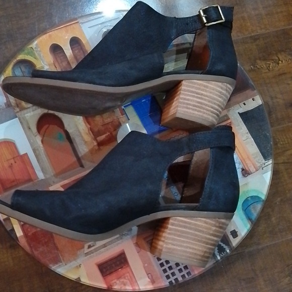 D4💐 Lucky Brand 7 peep toe ankle bootie - Picture 7 of 8